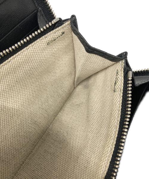 JIMMY CHOO（ジミーチュウ）JIMMY CHOO (ジミーチュウ) スタースタッズラウンドジップウォレット ブラックの古着・服飾アイテム