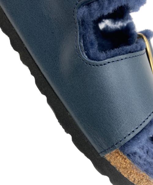 BIRKENSTOCK（ビルケンシュトック）BIRKENSTOCK (ビルケンシュトック) アリゾナ ビッグバックル ムートンサンダル ネイビー サイズ:23cmの古着・服飾アイテム