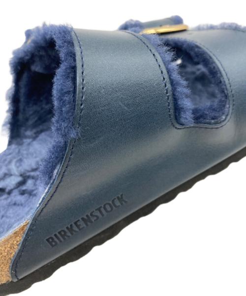 BIRKENSTOCK（ビルケンシュトック）BIRKENSTOCK (ビルケンシュトック) アリゾナ ビッグバックル ムートンサンダル ネイビー サイズ:23cmの古着・服飾アイテム