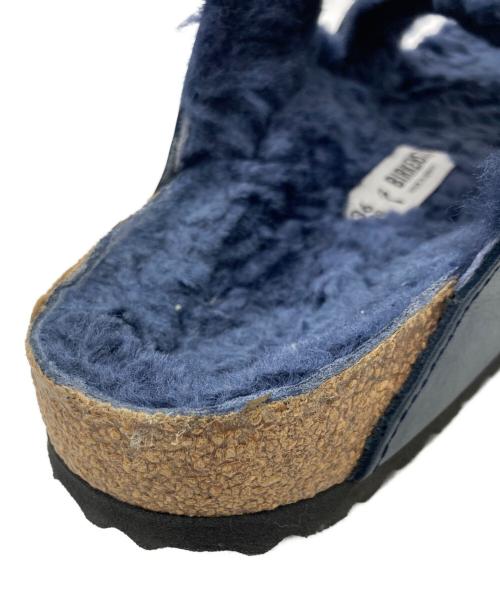 BIRKENSTOCK（ビルケンシュトック）BIRKENSTOCK (ビルケンシュトック) アリゾナ ビッグバックル ムートンサンダル ネイビー サイズ:23cmの古着・服飾アイテム