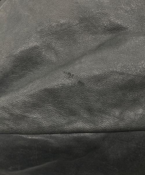 ZER（ゼットイーアール）ZER (ゼットイーアール) レザーショルダーバッグ ブラックの古着・服飾アイテム