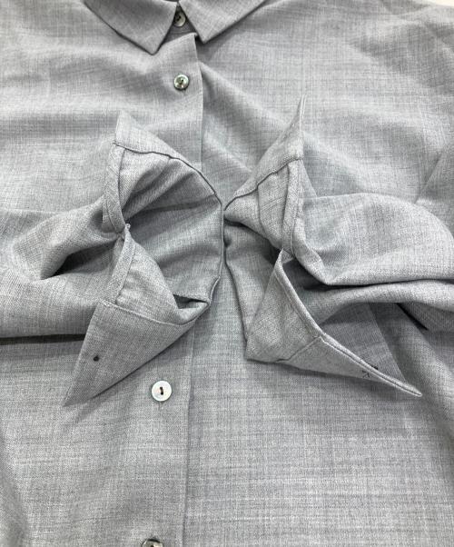 mizuiro-ind（ミズイロインド）mizuiro-ind (ミズイロインド) 長袖クロップドシャツ グレー サイズ:Freeの古着・服飾アイテム