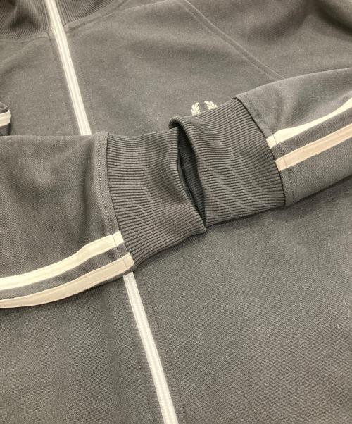 FRED PERRY（フレッドペリー）FRED PERRY (フレッドペリー) トラックジャケット ブラック×ホワイト サイズ:Sの古着・服飾アイテム