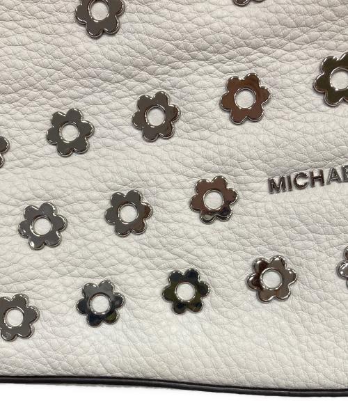 MICHAEL KORS（マイケルコース）MICHAEL KORS (マイケルコース) フラワービジュートートバッグ アイボリーの古着・服飾アイテム