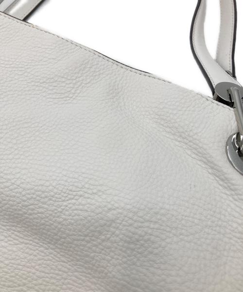 MICHAEL KORS（マイケルコース）MICHAEL KORS (マイケルコース) フラワービジュートートバッグ アイボリーの古着・服飾アイテム