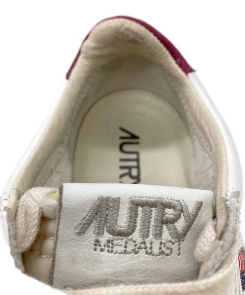 AUTRY（オートリー）AUTRY (オートリー) ローカットスニーカー ベージュ サイズ:37の古着・服飾アイテム