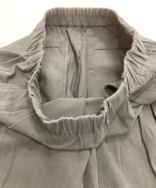 evam eva（エヴァムエヴァ）evam eva (エヴァムエヴァ) easy tuck pants ブラック サイズ:2の古着・服飾アイテム