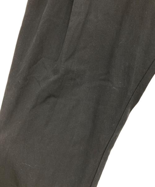 evam eva（エヴァムエヴァ）evam eva (エヴァムエヴァ) easy tuck pants ブラック サイズ:2の古着・服飾アイテム