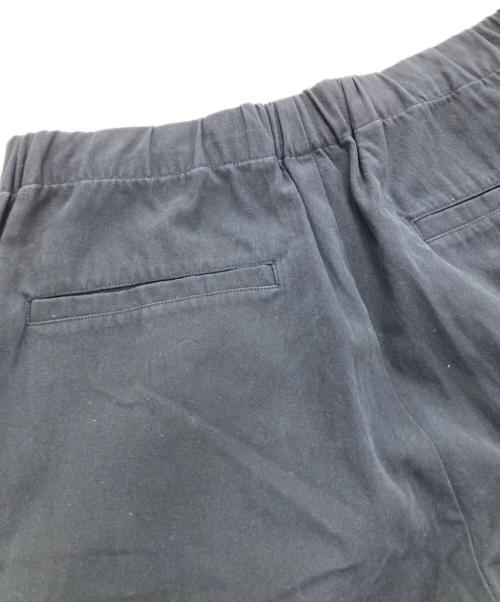 evam eva（エヴァムエヴァ）evam eva (エヴァムエヴァ) easy tuck pants ブラック サイズ:2の古着・服飾アイテム