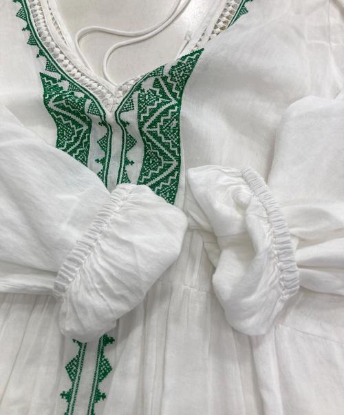 ne quittez pas（ヌキテパ）ne quittez pas (ヌキテパ) VOILE EMB V NECK DRESS ホワイト サイズ:freeの古着・服飾アイテム