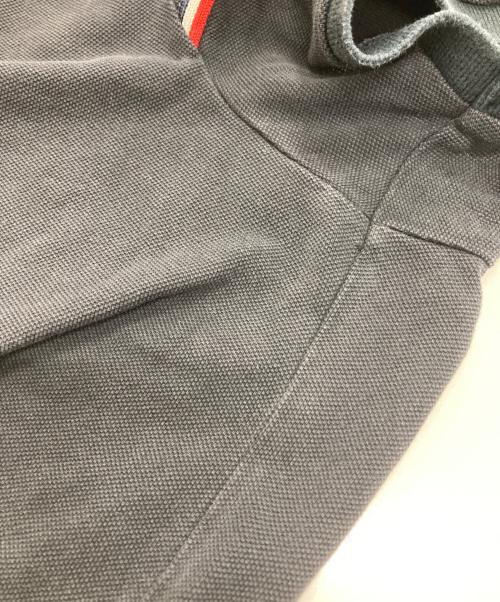 MONCLER（モンクレール）MONCLER (モンクレール) 袖ワッペン刺繍 鹿の子 半袖ポロシャツ ブラック サイズ:XXLの古着・服飾アイテム