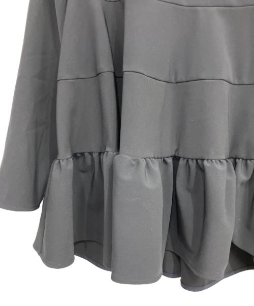 YORI（ヨリ）yori (ヨリ) ストレッチセレモニーティアードブラウス ネイビー サイズ:38の古着・服飾アイテム