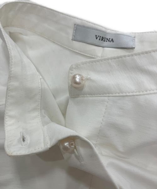 VIRINA（ヴィリーナ）VIRINA (ヴィリーナ) スージーパールボタンシャツ ホワイト サイズ:Mの古着・服飾アイテム