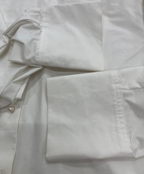VIRINA（ヴィリーナ）VIRINA (ヴィリーナ) スージーパールボタンシャツ ホワイト サイズ:Mの古着・服飾アイテム