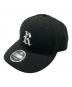 New Era（ニューエラ）の古着「R Logo Cap」｜ブラック