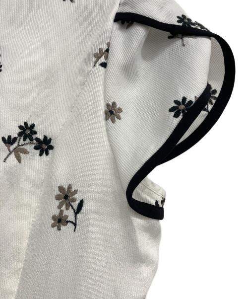 M'S GRACY（エムズグレイシー）M'S GRACY (エムズグレイシー) フラワー刺繍ワンピース ホワイト サイズ:40の古着・服飾アイテム
