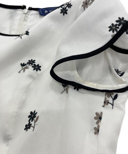 M'S GRACY（エムズグレイシー）M'S GRACY (エムズグレイシー) フラワー刺繍ワンピース ホワイト サイズ:40の古着・服飾アイテム