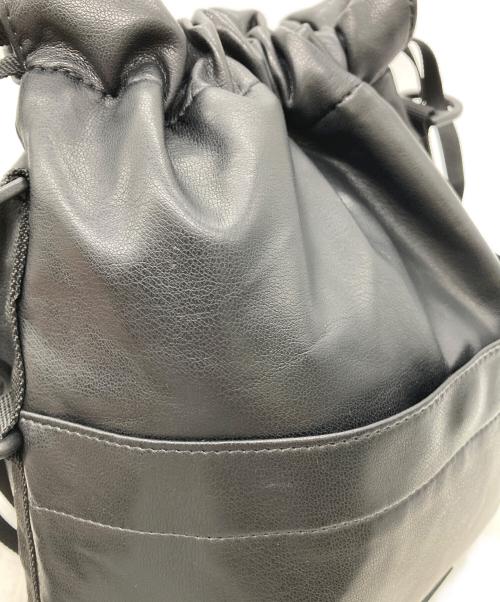 BAICYCLON by Bagjack（バイシクロンバイバッグジャック）BAICYCLON by bagjack (バイシクロンバイバッグジャック) シンセティックレザードローストリングバッグ ブラックの古着・服飾アイテム