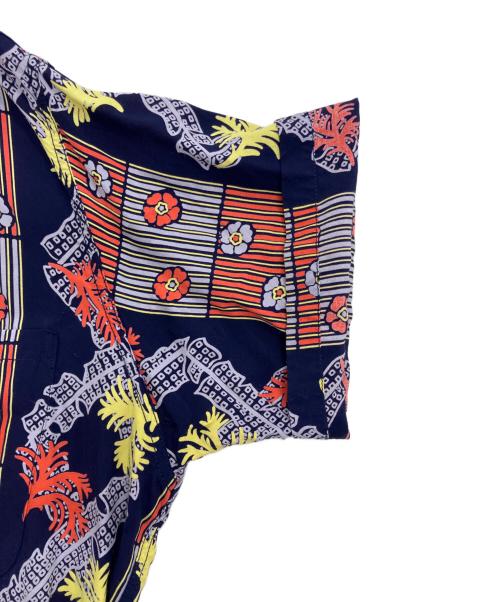 Duke Kahanamoku（デュークカハナモク）Duke Kahanamoku (デュークカハナモク) ABSTRACT CORAL STRIPE ネイビー サイズ:Ｍの古着・服飾アイテム