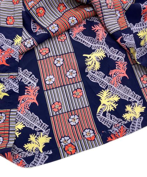 Duke Kahanamoku（デュークカハナモク）Duke Kahanamoku (デュークカハナモク) ABSTRACT CORAL STRIPE ネイビー サイズ:Ｍの古着・服飾アイテム