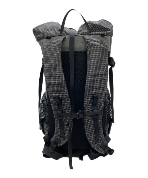 RawLow Mountain works（ロウロウ マウンテンワークス）RawLow Mountain Works (ロウロウ マウンテンワークス) バンビ X-PAC  バックパック ライトグレー×ブラックの古着・服飾アイテム