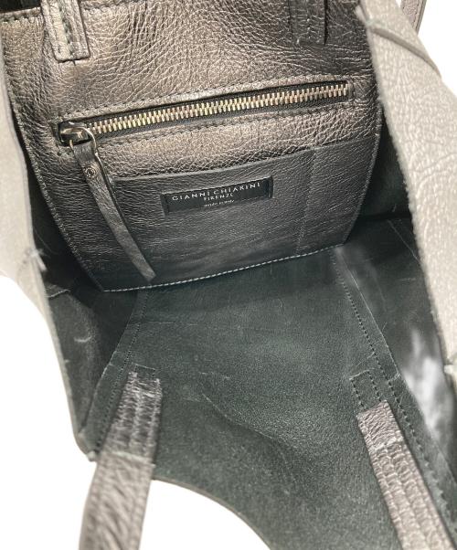 GIANNI CHIARINI（ジャンニ キアリーニ）GIANNI CHIARINI (ジャンニ キアリーニ) 2WAYレザーバッグ シルバーの古着・服飾アイテム