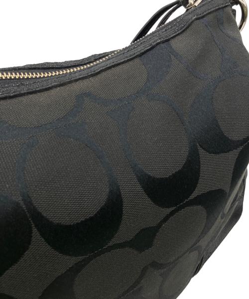 COACH（コーチ）COACH (コーチ) シグネチャーワンショルダーバッグ ブラックの古着・服飾アイテム