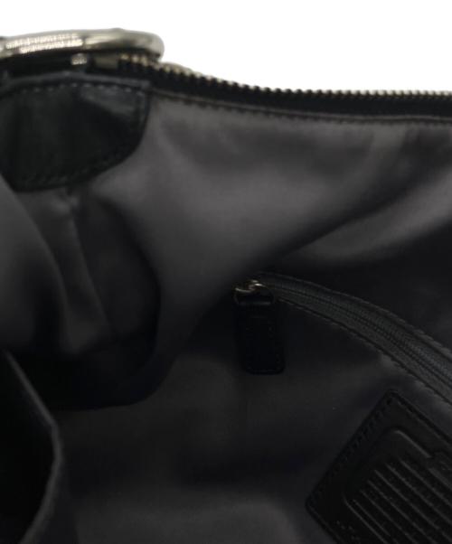 COACH（コーチ）COACH (コーチ) シグネチャーワンショルダーバッグ ブラックの古着・服飾アイテム