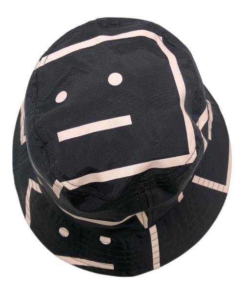 Acne studios（アクネ ストゥディオズ）ACNE STUDIOS (アクネ ストゥディオズ) プリントハット ブラックの古着・服飾アイテム