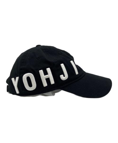 YOHJI YAMAMOTO（ヨウジヤマモト）YOHJI YAMAMOTO (ヨウジヤマモト) New Era (ニューエラ) 刺繍キャップ ブラックの古着・服飾アイテム