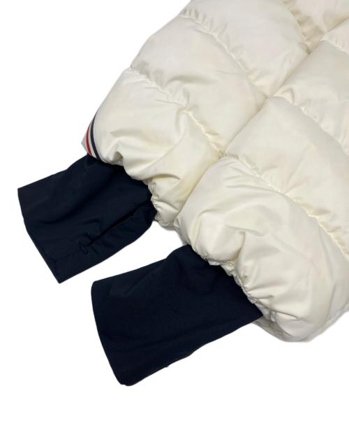 MONCLER（モンクレール）MONCLER (モンクレール) BEVERLEYジャケット アイボリー×ブラック サイズ:２の古着・服飾アイテム