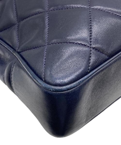 CHANEL（シャネル）CHANEL (シャネル) ショルダーバッグ ネイビーの古着・服飾アイテム