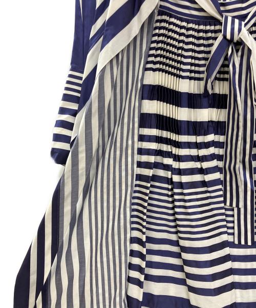 Vivienne Westwood ANGLOMANIA（ヴィヴィアンウエストウッドアングロマニア）Vivienne Westwood ANGLOMANIA (ヴィヴィアンウエストウッドアングロマニア) バックオープンストライプワンピース ブルー×ホワイト サイズ:40の古着・服飾アイテム