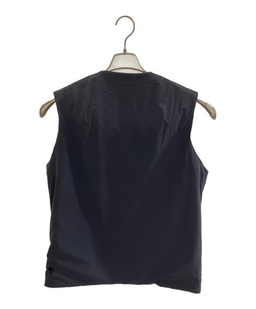 ALLTERRAIN（オルタレイン）ALLTERRAIN (オルタレイン) DESCENTE ALLTERRAIN LIGHTWEIGHT VEST グレー サイズ:Mの古着・服飾アイテム