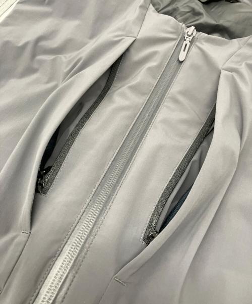 ALLTERRAIN（オルタレイン）ALLTERRAIN (オルタレイン) DESCENTE ALLTERRAIN LIGHTWEIGHT VEST グレー サイズ:Mの古着・服飾アイテム