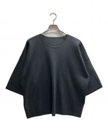 HOMME PLISSE ISSEY MIYAKE（オム プリッセ イッセイ ミヤケ）の古着「MC JULY ドロップショルダープリーツTシャツ」｜グレー