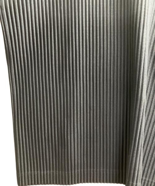 HOMME PLISSE ISSEY MIYAKE（オム プリッセ イッセイ ミヤケ）HOMME PLISSE ISSEY MIYAKE (オム プリッセ イッセイ ミヤケ) MC JULY ドロップショルダープリーツTシャツ グレー サイズ:3の古着・服飾アイテム