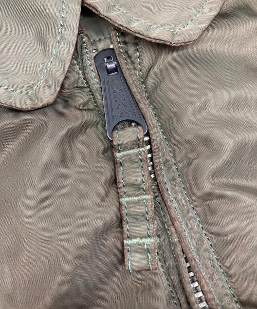 ALPHA INDUSTRIES（アルファインダストリーズ）ALPHA INDUSTRIES (アルファインダストリーズ) ワッペンフライトジャケット オリーブ サイズ:Mの古着・服飾アイテム
