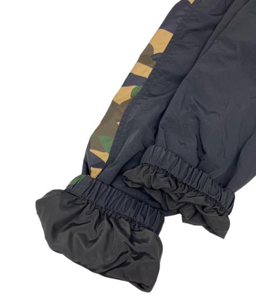 A BATHING APE（アベイシングエイプ）A BATHING APE (アベイシングエイプ) 1st camo shark hoodie jacket ブラック サイズ:Lの古着・服飾アイテム