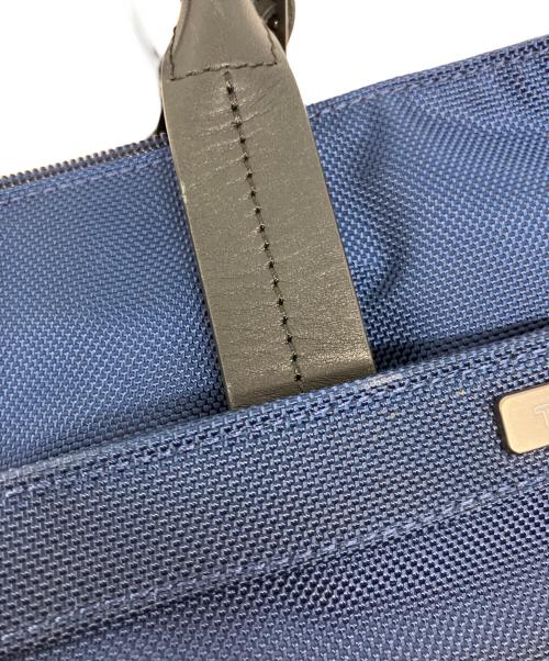 TUMI（トゥミ）TUMI (トゥミ) ビジネストートバッグ ネイビーの古着・服飾アイテム