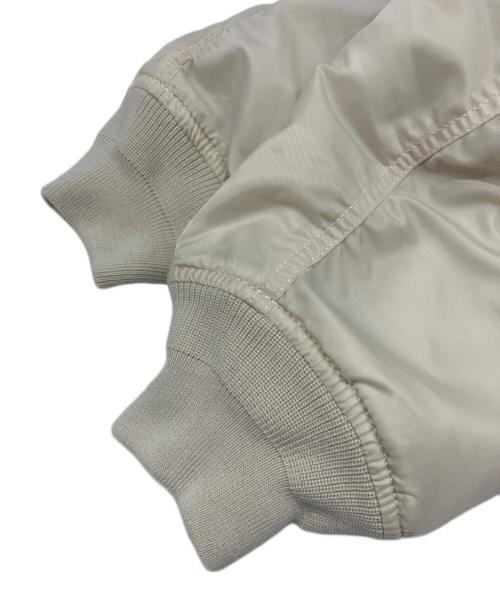 TOP KHAKI（トップカーキ）TOP KHAKI (トップカーキ) AP STUDIO (エーピーストゥディオ) 別注ショートMA-1 アイボリー サイズ:38 未使用品の古着・服飾アイテム