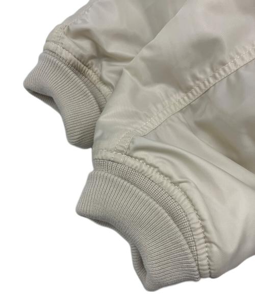TOP KHAKI（トップカーキ）TOP KHAKI (トップカーキ) AP STUDIO (エーピーストゥディオ) 別注ショートMA-1 アイボリー サイズ:38 未使用品の古着・服飾アイテム