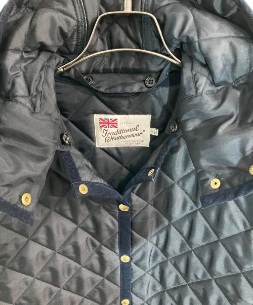 Traditional Weatherwear（トラディショナルウェザーウェア）Traditional Weatherwear (トラディショナルウェザーウェア) 2WAYキルティングコート ネイビー サイズ:32の古着・服飾アイテム