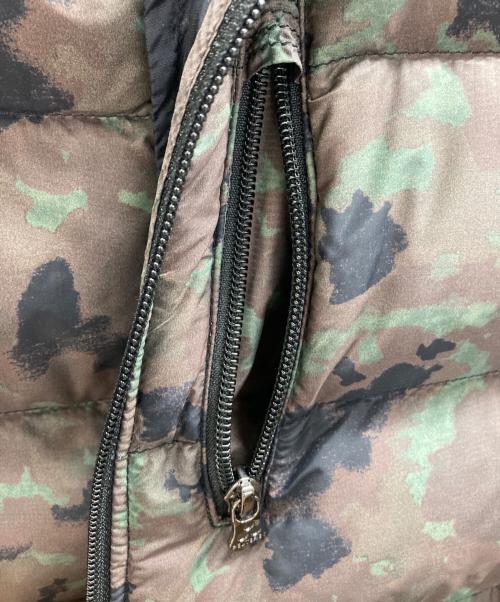 PEUTEREY（ピューテリー）PEUTEREY (ピューテリー) カモ柄ダウンジャケット カーキ サイズ:Sの古着・服飾アイテム