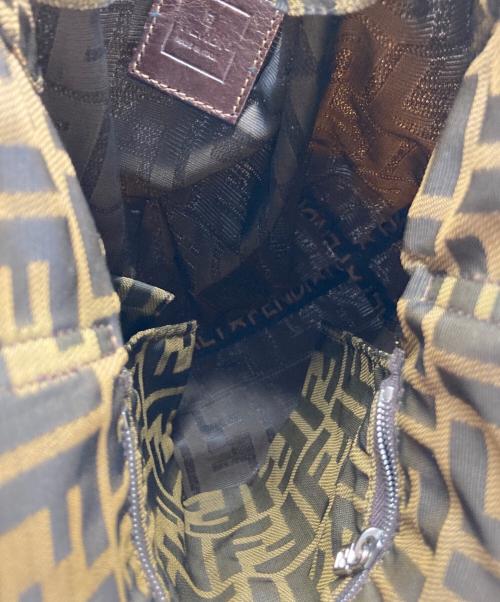 FENDI（フェンディ）FENDI (フェンディ) ショルダーバッグ ブラウンの古着・服飾アイテム