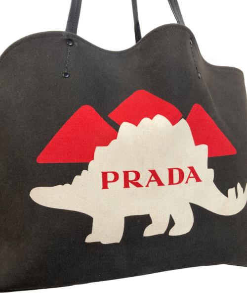 PRADA（プラダ）PRADA (プラダ) 恐竜モチーフトートバッグ ブラック・レッドの古着・服飾アイテム