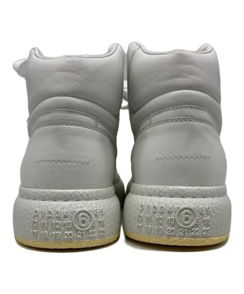 MM6 Maison Margiela（エムエムシックスメゾンマルジェラ）MM6 Maison Margiela (エムエムシックスメゾンマルジェラ) ハイカットレザースニーカー ホワイト サイズ:42の古着・服飾アイテム