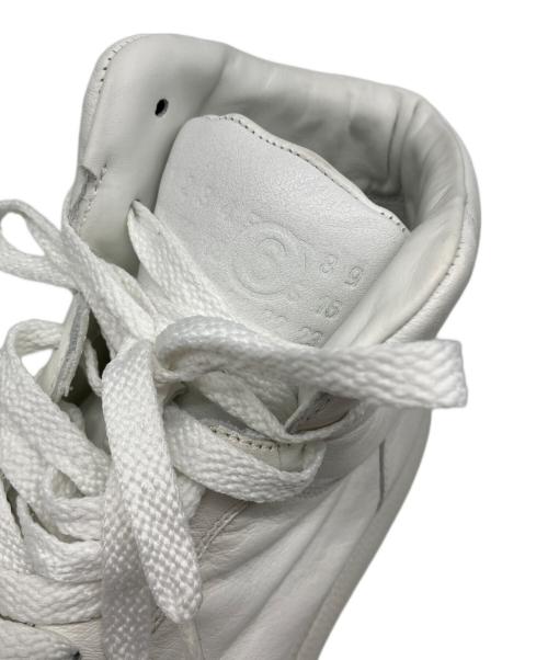 MM6 Maison Margiela（エムエムシックスメゾンマルジェラ）MM6 Maison Margiela (エムエムシックスメゾンマルジェラ) ハイカットレザースニーカー ホワイト サイズ:42の古着・服飾アイテム