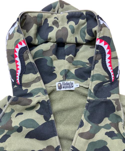 A BATHING APE（アベイシングエイプ）A BATHING APE (アベイシングエイプ) 1st camo shark full zip グリーン サイズ:Mの古着・服飾アイテム