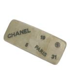 CHANELシャネル）の古着「ロゴバレッタ」｜アイボリー